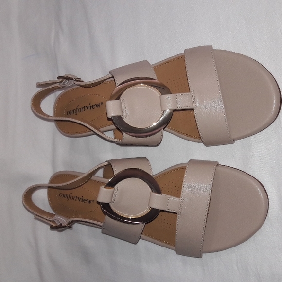 COMFORTVIEW SANDALS 9WW  ROSETTA | NUDE | SLING BACK 1" WEDGE HEEL - Picture 1 of 6